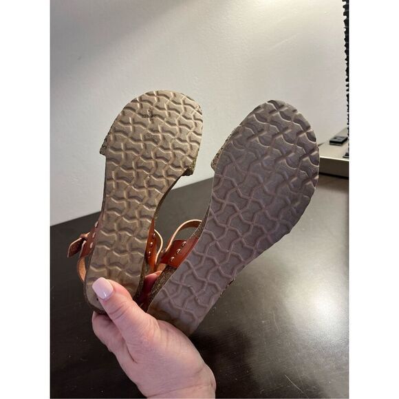 Bjorndaal Annalise Gold Braided Faux Leather Low Wedge Sandals Sz 8 EUC - Picture 6 of 6